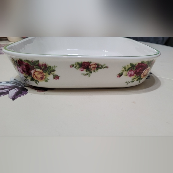 Royal Albert Old Country Roses Casserole Dish - Picture 3 of 11